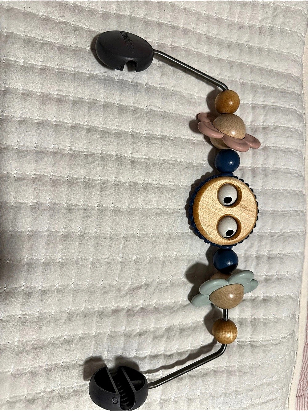 BabyBjörn
Googly Eyes Toy For Bouncer